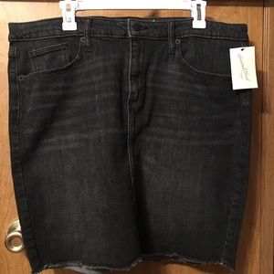 Sz 18 Black denim jean skirt universal threads